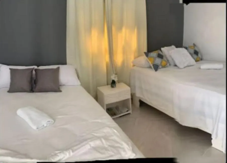 Hospedaje Las Flores Педерналес